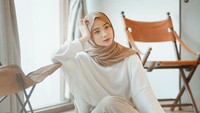 Berhijab tak lantas membatasi Ansellma Putri dalam membuat kontennya di media sosial. Foto: Instagram Ansellma Putri