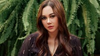 Aura Kasih saat ini masih jomlo. Foto: Instagram/@aurakasih