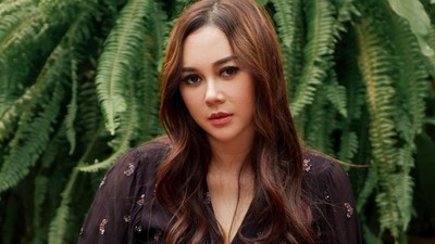 Potret 10 Artis yang Lulusan Pesantren, Aura Kasih Sampai Nikita Mirzani