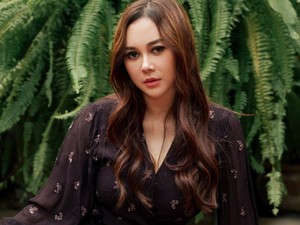 Lewat Hipnoterapi, Aura Kasih Ungkap Cara Atasi Kebutuhan Seks Usai Cerai