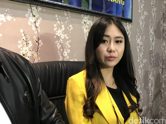Ayu Thalia Gelar Konferensi Pers Terkait Dugaan Penganiayaan Anak Ahok Ayu Thalia Gelar Konferensi Pers Terkait Dugaan Penganiayaan Anak Ahok