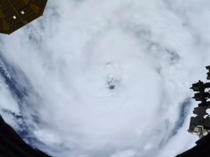 Penampakan Badai Topan Dahsyat Ida dari Antariksa