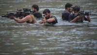 Mereka berlatih keras di Lembah Panjshir, dataran tinggi yang belum dikuasai Taliban.