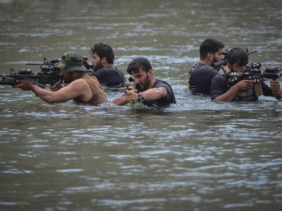 Begini Pasukan Anti-Taliban Berlatih