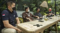 Ia pun mengungkap saat PPKM berlangsung sebagai pelaku usaha sakit hati dengan adanya aturan itu. Mengingat banyak bisnisnya yang harus ditutup karena jika dibuka juga tidak untung.