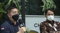 Di tempat yang sama Founder dari GIOI, Anthony Sadeli mengungkap usahanya merosot hingga 80%. Dengan adanya pelonggaran bisa ada kenaikan pendapatan, tetapi untuk kembali ke kondisi sebelum pandemi cukup sulit.