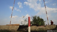 Seperti di Padukuhan Pundong 3, Kalurahan Tirtoadi, Kapanewon Mlati, Kabupaten Sleman. Sebagian warga kemudian membelanjakan uang itu untuk membeli tanah. Namun ada juga yang langsung membeli mobil dan motor.