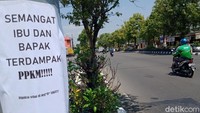 Pantauan detikcom, Rabu (1/9/2021), selebaran itu ditempelkan di tembok proyek PTPN jalan Pramuka, Klaten Tengah, tugu Perwari depan kejaksaan negeri, tiang lampu traffic light Sangkal Putung Jalan mayor Kusmanto, simpang empat GOR Gelarsena jalan mayor Sunaryo, simpang tiga Bareng Lor jalan Veteran. Selain itu ditemukan di pagar tembok GOR.