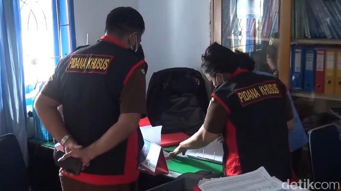 Kantor Perusahaan Daerah Air Minum (PDAM) dan Badan Keuangan dan Aset Daerah (BKAD) Toraja Utara, digeledah Kejaksaan Negeri (Kejari) Tana Toraja. (dok Istimewa)