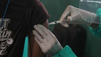 Program vaksinasi Covid-19 nasional dinyatakan telah mencapai 100 juta dosis suntikan.
