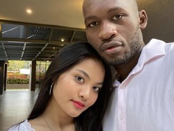 10 Foto Wanita yang Viral Dinikahi Pria Afrika Saat Baru Kenal