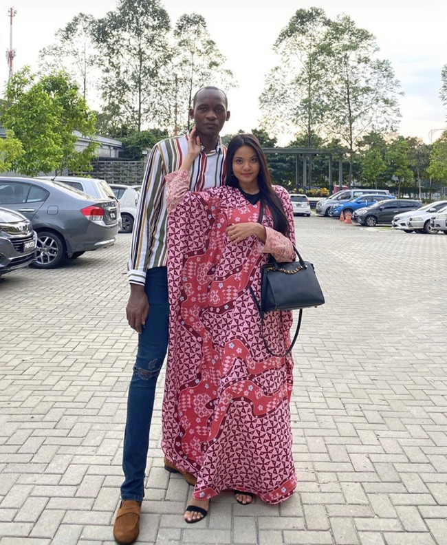 Fila, yang berasal dari Kampung Raja, Tunjang mengatakan bahwa Adama adalah lelaki impiannya karena ia baik, peduli, cerdas, dan sabar. Selain itu, ia juga seorang pria yang religius dan berorientasi pada keluarga. Hal tersebut membuatnya semakin jatuh cinta pada Adama. Foto: Dok.Instagram @filaamir.