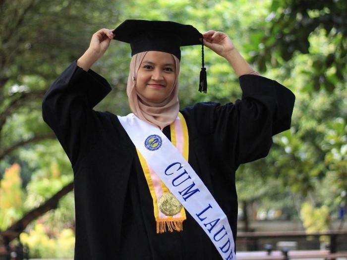 Kisah Fahayu Berhasil Lulus Cumlaude, Padahal Baru Bisa Baca-Tulis Kelas 6 SD