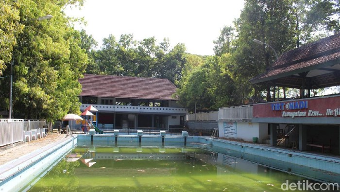 Kondisi wisata pemandian air Tirtonadi Blora