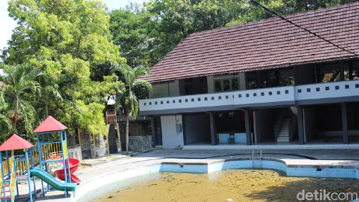 Kondisi wisata pemandian air Tirtonadi Blora