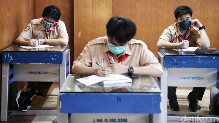 Sejumlah siswa mengikuti mata pelajaran saat uji coba pembelajaran tatap muka di Jubilee School,  Sunter Agung, Jakarta Utara, Rabu (1/9/2021).