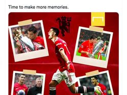 Ronaldo Resmi Berseragam MU Hebohkan Netizen