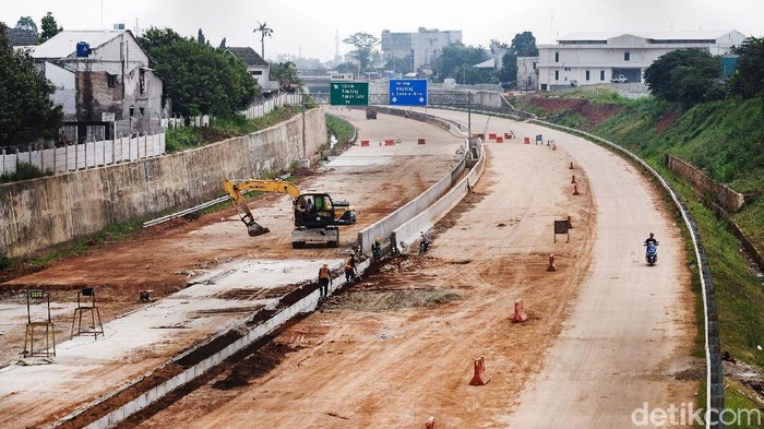 Menanti Tol Cinere-Serpong Tersambung 100% Jalan Tol Serpong-Cinere Ruas Pamulang-Cinere ditargetkan selesai pada Oktober 2021. Begini progresnya terkini.