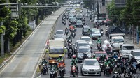 Dirlantas Polda Metro Jaya Kombes Sambodo Purnomo Yogo mengatakan, penerapan tilang ini dilakukan usai pihaknya menganalisis dan berdiskusi dengan sejumlah pihak.