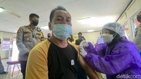 Ruangan vaksin sendiri disiapkan oleh pihak PPNP melibatkan tim Dokkes Polres Sukabumi dan vaksinator. Kapolres Sukabumi AKBP Dedy Darmawansyah mengatakan pihaknya menarget sedikitnya 250 orang warga nelayan di kawasan PPNP bisa mengikuti vaksin.