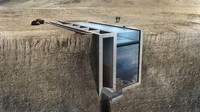 Penthouse batu di Beirut, Lebanon, awalnya tidak ada yang percaya pada ide rumah yang dibangun di atas batu ini, tetapi proyek tersebut menarik banyak calon investor setelah fotonya diunggah di Web. Hingga akhirnya proyek tersebut diambil oleh agen real-estate Lebanon.