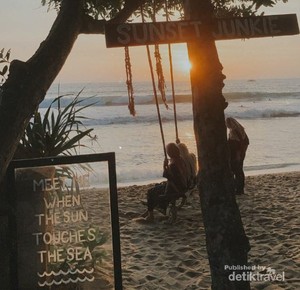 Bukan Bali, Pantai Cantik Ini Ada di Pandeglang