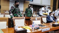 Dari TNI hadir Panglima TNI Marsekal Hadi Tjahjanto, KSAD Jenderal Andika Perkasa, hingga KSAL Laksamana Yudo Margono.