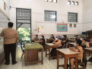 Senangnya Siswa SDN 1 Manggarai Jaksel Bisa Sekolah Tatap Muka