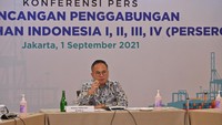 Wakil Menteri BUMN II, Kartika Wirjoatmodjo, mengikuti Press Conference Rancangan Penggabungan PT Pelabuhan Indonesia I, II, III, dan IV (Persero), di Jakarta, Rabu (1/9/2021).  