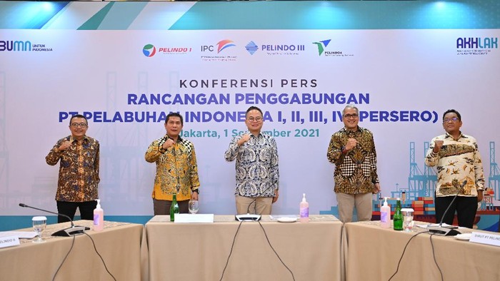 Wakil Menteri BUMN II, Kartika Wirjoatmodjo, mengikuti Press Conference Rancangan Penggabungan PT Pelabuhan Indonesia I, II, III, dan IV (Persero), di Jakarta, Rabu (1/9/2021).