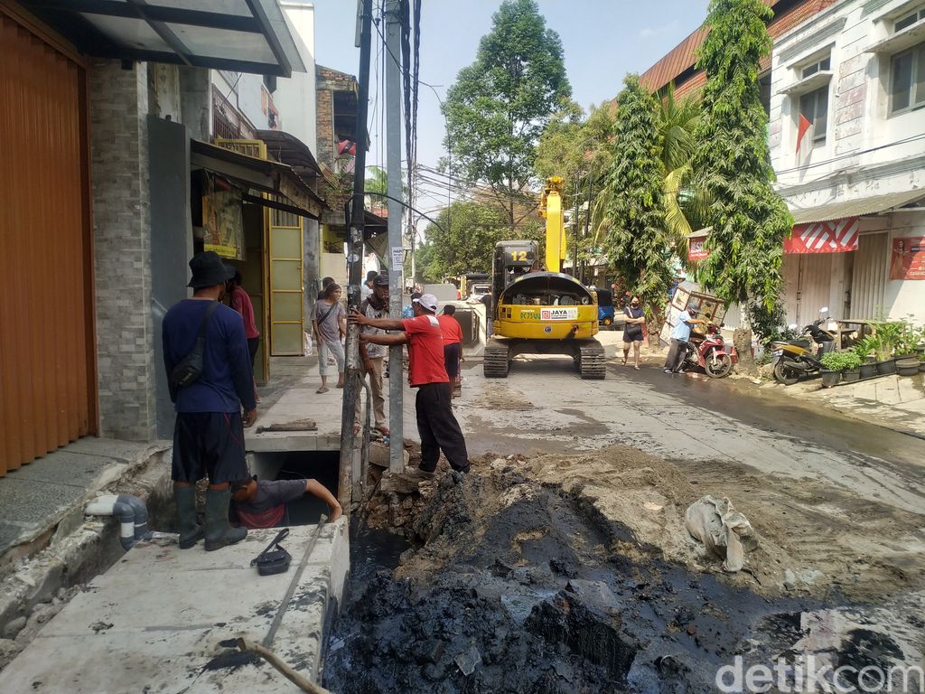 Pengerjaan proyek got di Jl Pademangan III, Jakarta Utara, 1 September 2021. (Athika Rahma/detikcom)