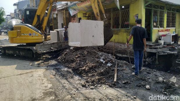 Pengerjaan proyek got di Jl Pademangan III, Jakarta Utara, 1 September 2021. (Athika Rahma/detikcom)