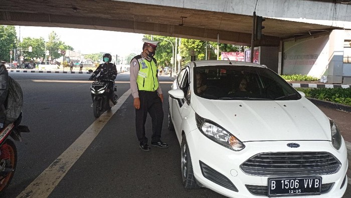 Polisi Gunakan Kamera e-TLE untuk Tilang Pelanggar Gage di Rasuna Said