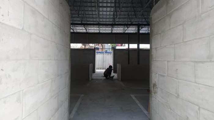 Progres pembangunan Pasar Kambing, Jakarta Pusat, Rabu (1/9/2021). Kios-kios sudah selesai dibangun.