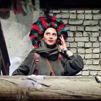 Kematian hanya datang sekali, aku tidak takut mereka membunuhku. Apa yang aku takutkan adalah dibelenggu, tidak bisa keluar dan meneruskan pekerjaanku, ujarnya. Foto: Instagram @roya_heydari