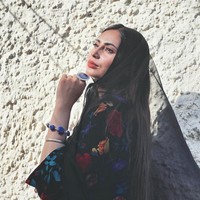 Dalam tulisannya di Instagram, Roya mengaku jika hidup di Afghanistan memang tidak pernah mudah. Dikatakan jika banyak momen tidak terduga tapi menurut itu tidak berarti negara itu bisa ditinggali. Tapi sepertinya tidak setelah Taliban berkuasa.  Foto: Instagram @roya_heydari