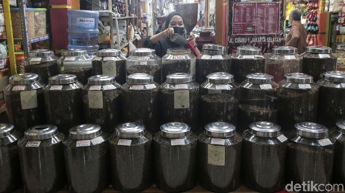 Sedap! Kopi Indonesia Makin Digemari Dunia Lho Dilansir Kemendag, surplus neraca perdagangan kopi Indonesia meningkat. Pada Januari hingga Juni 2021. Artinya kopi Indonesia maskin digemari lho di dunia.
