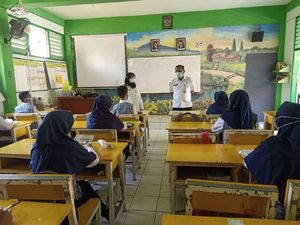 155 SMP-700 SD di Bojonegoro Mulai Belajar Tatap Muka