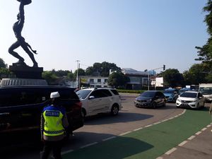 Mobil Pelat Genap Diputar Balik di Zona Gage Sudirman, Belum Ada yang Ditilang