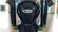 Taksi terbang EHang adalah kendaraan udara otonom (autonomous aerial vehicle) kelas penumpang berbasis listrik. Kendaraan yang ramah lingkungan ini diproduksi oleh Guangzhou EHang Intelligent Technology Co. Ltd, di China. Foto: Dok. Prestige Image Motorcars