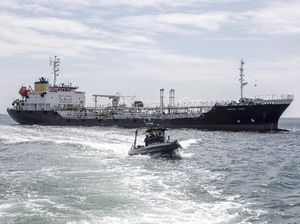 Momen TNI AL Ringkus Kapal Tanker Panama di Batam