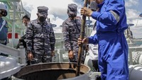 TNI AL menangkap kapal tanker MT Zodiac Star berbendera Panama yang memuat minyak hitam sebanyak 4600 Ton diduga Limbah tanpa dilengkapi dokumen yang sah di perairan Pulau Tolop, Kepulauan Riau.