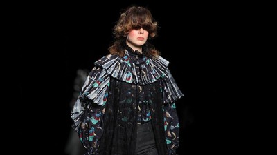 10 Busana Unik Dari Tokyo Fashion Week 2022