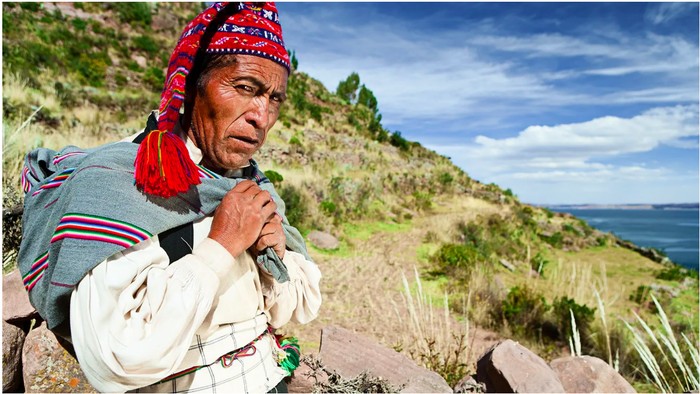 Topi chullo khas Taquile
