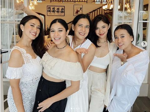 Tyna Kanna bersama Keluarga Kenang Mirdad