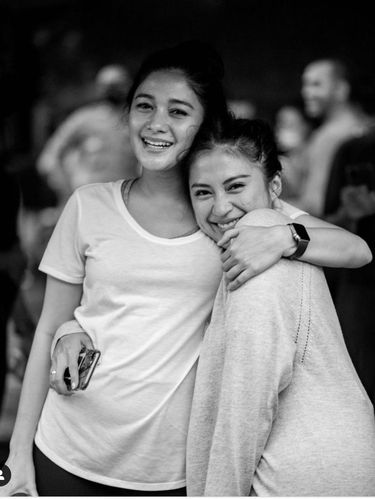 Tyna Kanna bersama Keluarga Kenang Mirdad