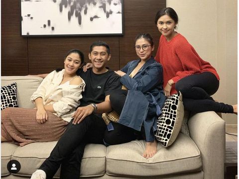 Tyna Kanna bersama Keluarga Kenang Mirdad