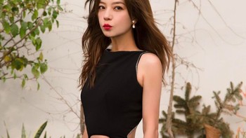 Vicky Zhao kabarnya punya akun Instagram yang ia kendalikan di @vicki_zhaowei. Ini salah satu posenya yang menawan. Karena Instagram bukan perusahaan China, foto-fotonya di sana pun aman. Foto: Instagram/vicki_zhaowei