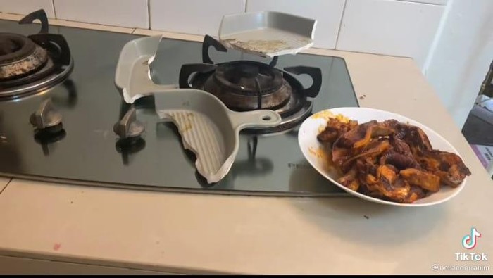 Wajan Daging Zonk Apes! Wajan Wanita Ini Langsung Pecah Saat Dipakai Panggang Daging