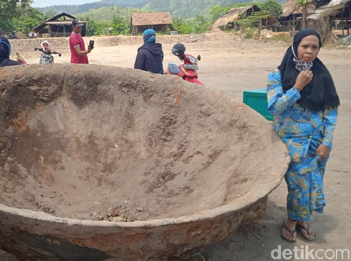 Wajan raksasa yang ditemukan warga Kapanewon Bantuntapan, Bantul, DIY